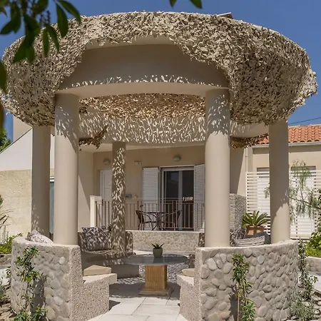 Estia Aparthotel Finikounta