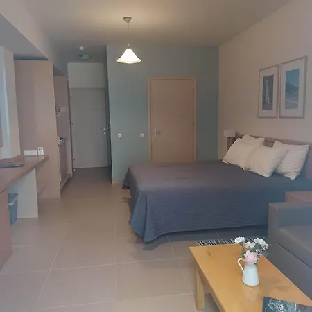 Estia Aparthotel 3*