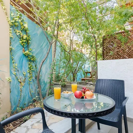 Estia Финикунда