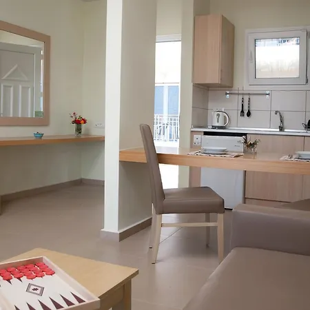 Estia Aparthotel