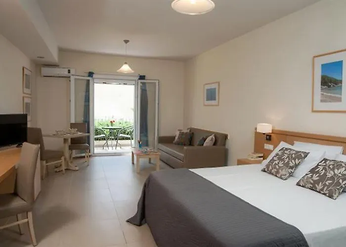 Estia Lägenhetshotell 3*