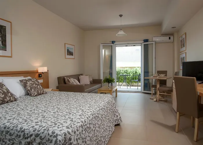 Aparthotel Estia Finikounda